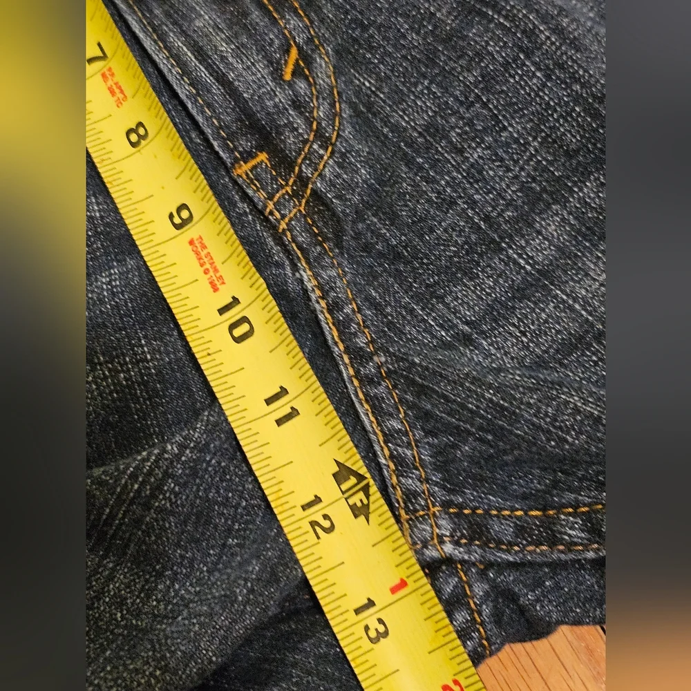 Levis pre loved